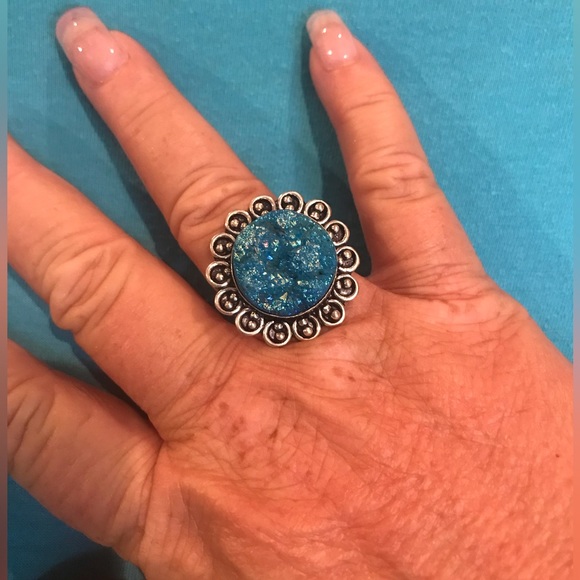 NWOT Druzy Quartz Ring size 8 - Picture 3 of 8